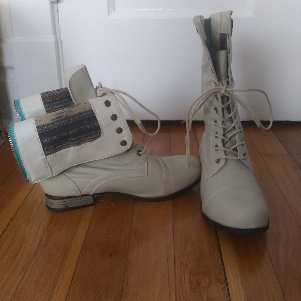 Reversable combat boots